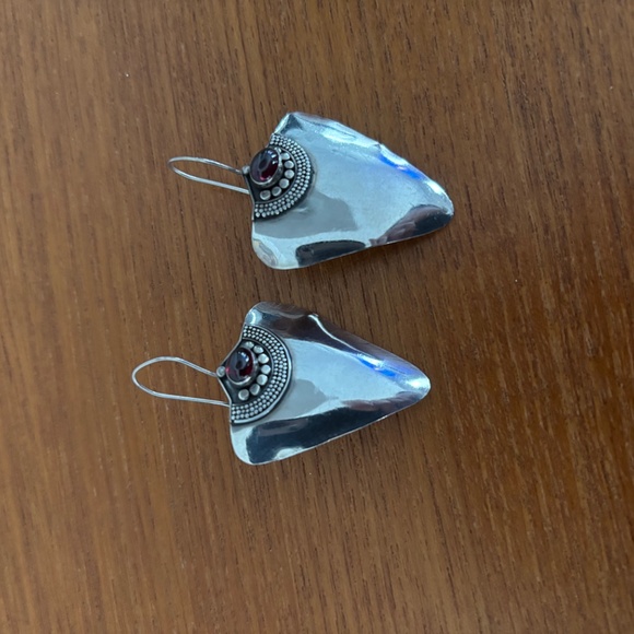 Pretty Vintage Sterling Silver and Red Garnet Earrings - Picture 5 of 6